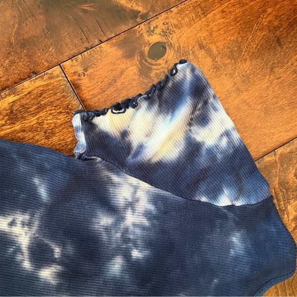 Paper Crane Blue & White Tie Dye T-Shirt - Picture 3 of 3